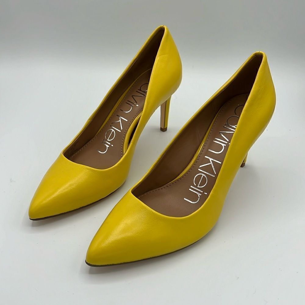 NWT Calvin Klein Kirstin Nappa Leather ‎ Heels - Size 6 B51